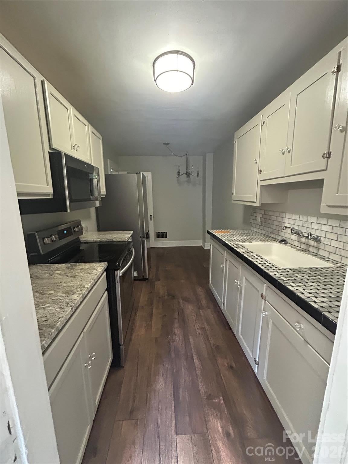 320 N 6th Street – photo 2