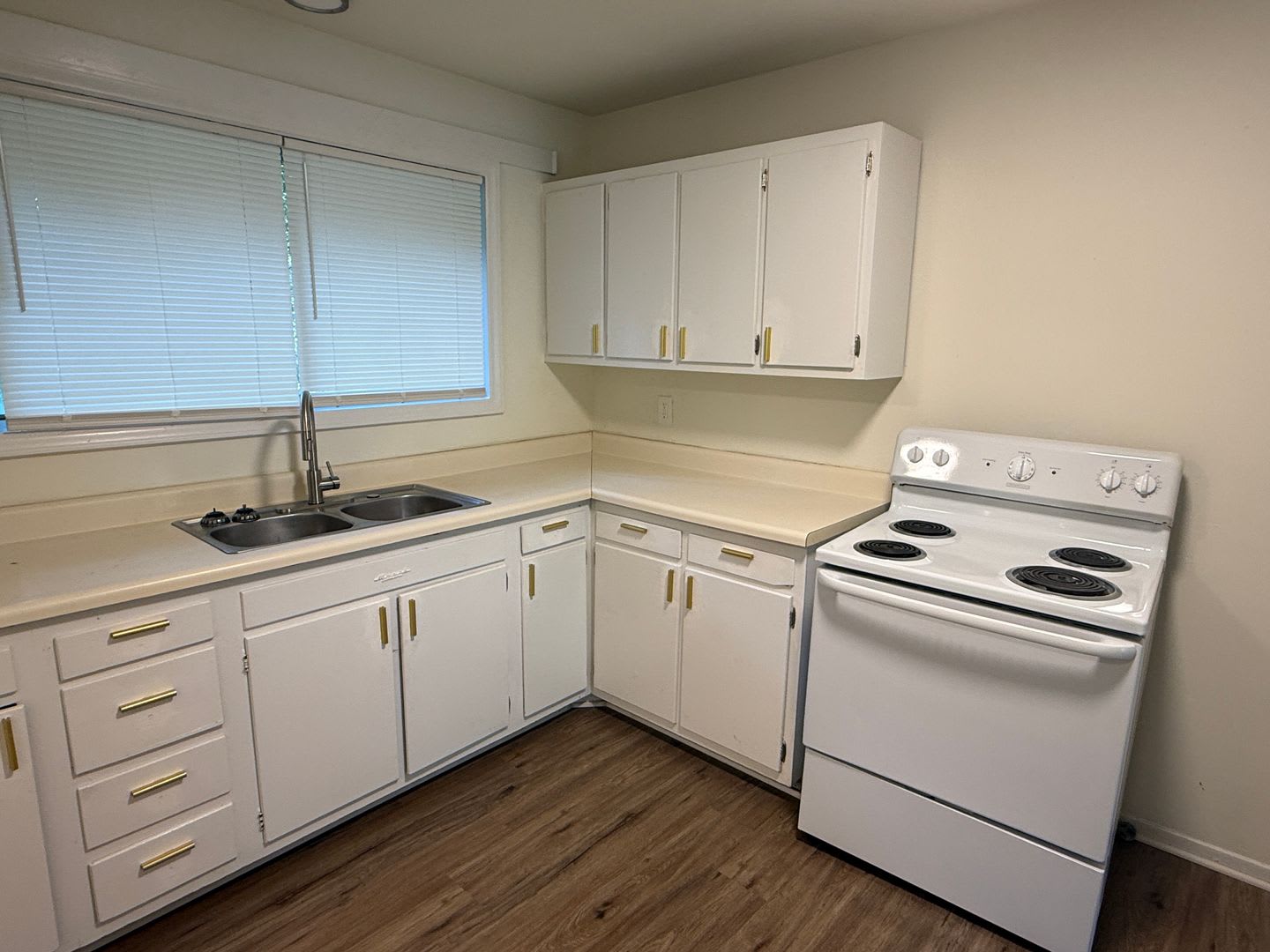 544 Blendwood Drive – photo 4