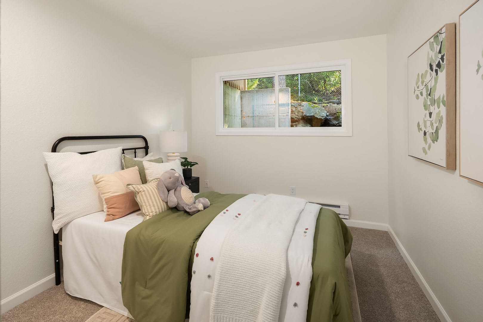 2Bd/1Ba Redmond Condo – photo 4