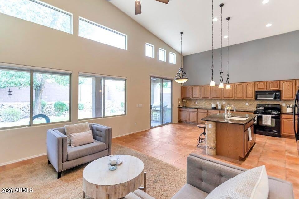 2244 W Spur Drive – photo 4