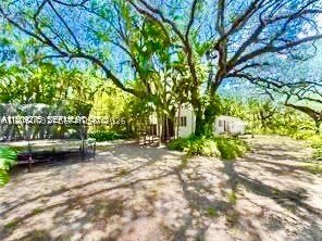 400 NE 86th St – photo 1