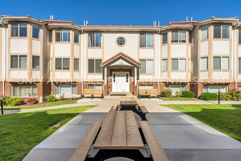 528 N 720 E – photo 1
