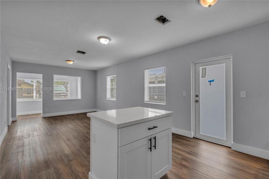 2243 Greene St – photo 2