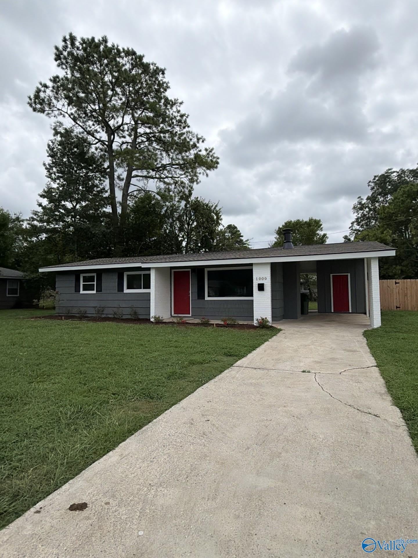 1000 Lowell Drive – photo 1