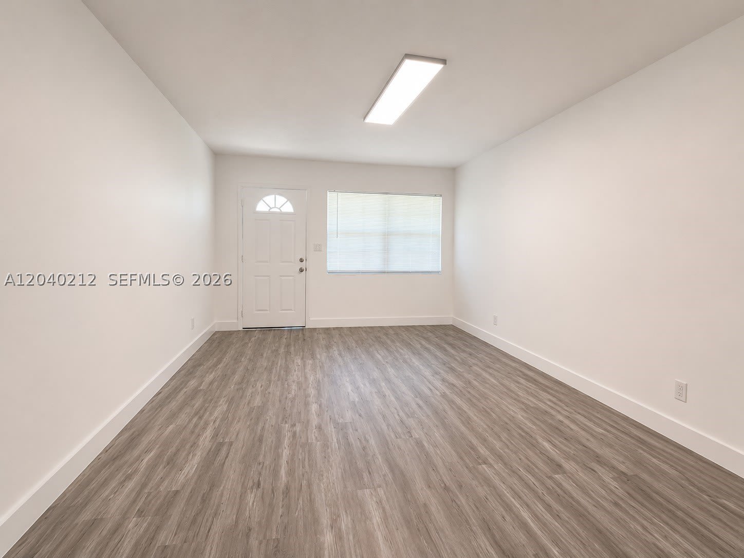 730 SW 5th St – photo 4