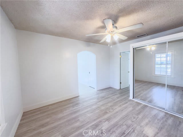 335 West Hillcrest Boulevard – photo 4