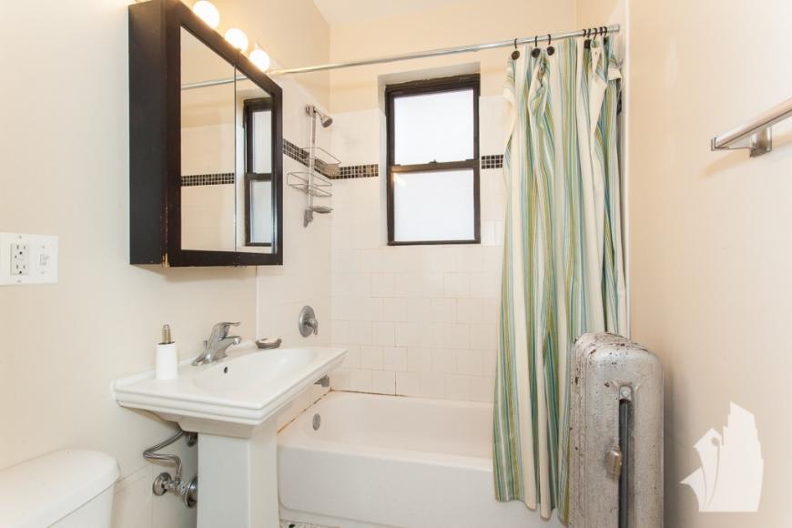 432 West Surf Street – photo 3