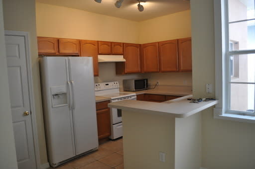 Beautiful 3 Bedroom Townhome In The Heart Of Avalon Park – photo 5