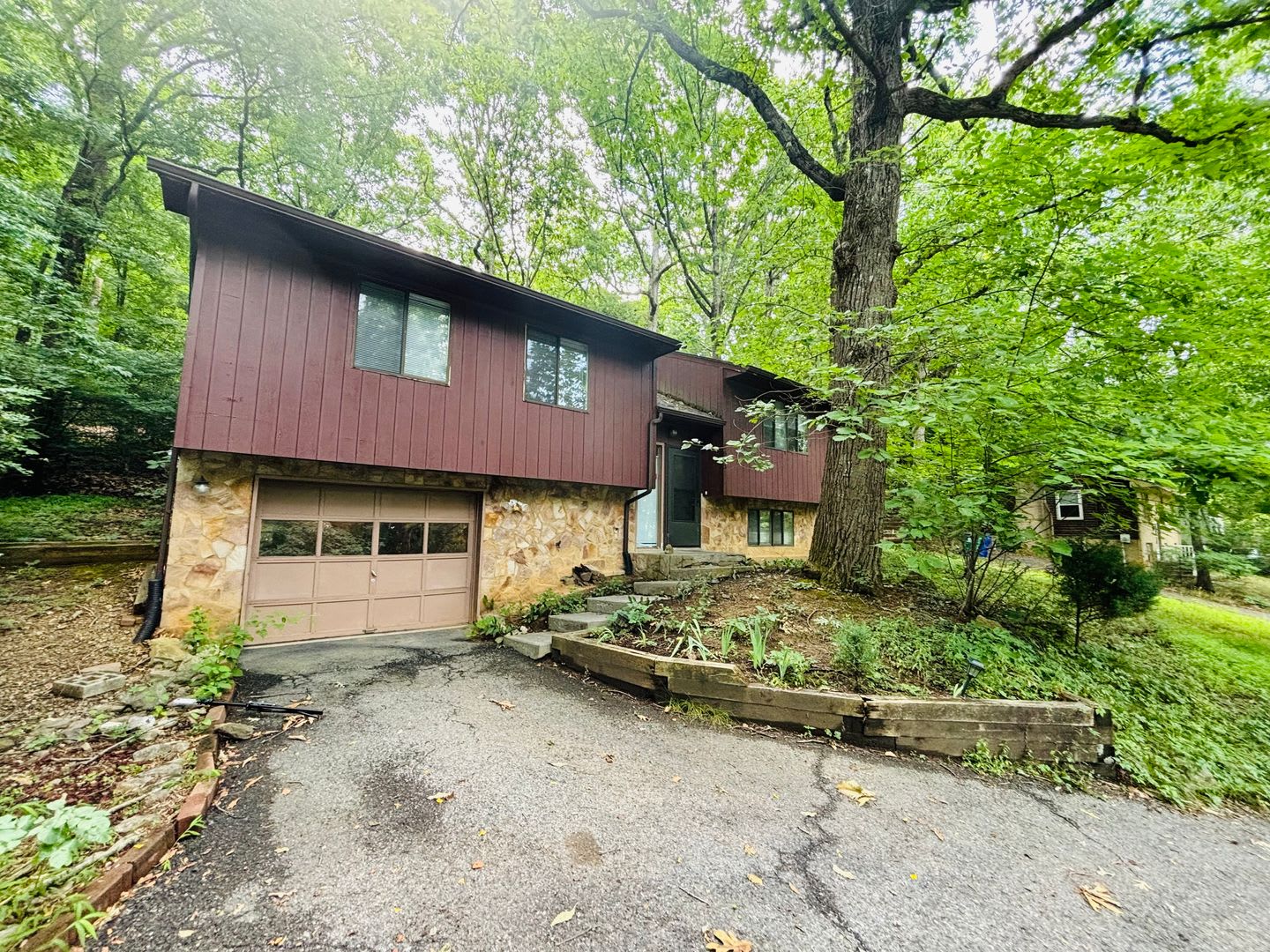 3 Bedroom 3 Bath House with 1 Car Garage – photo 2