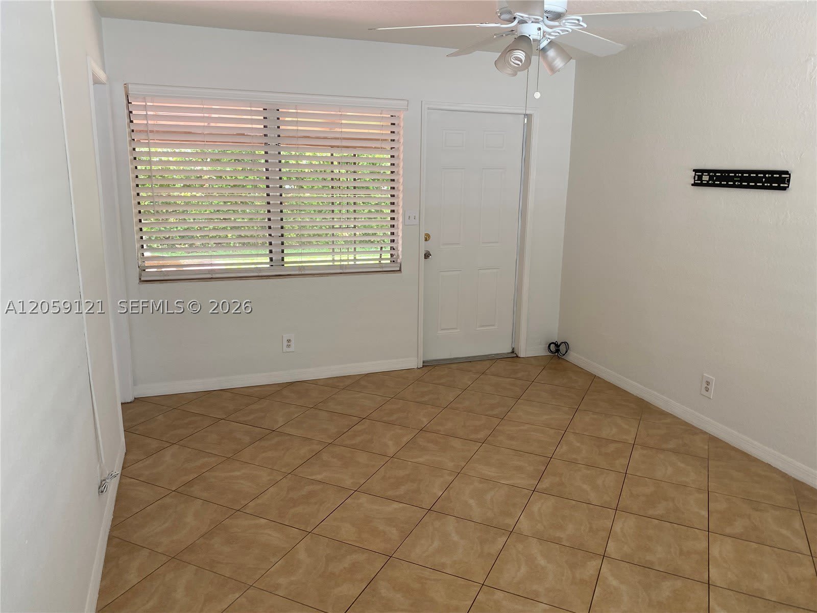 5616 Arthur St – photo 2