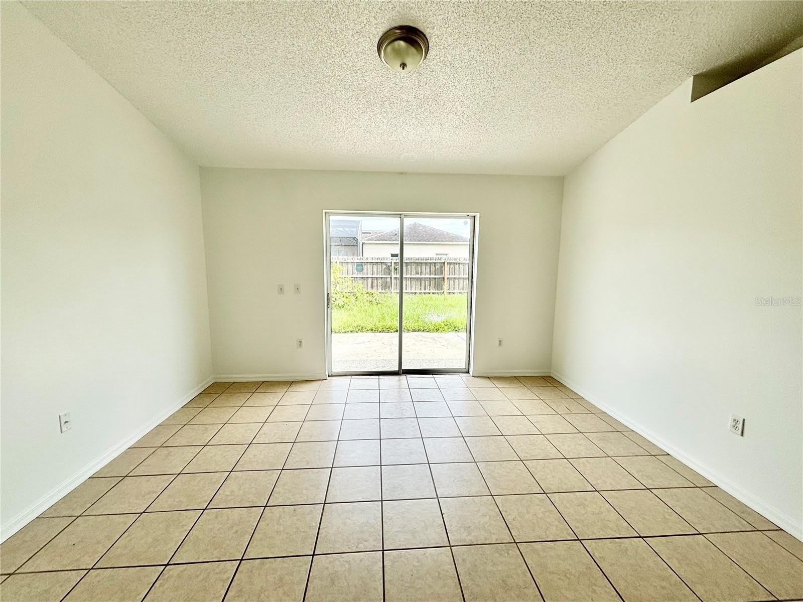 362 AYLESBURY Court – photo 4