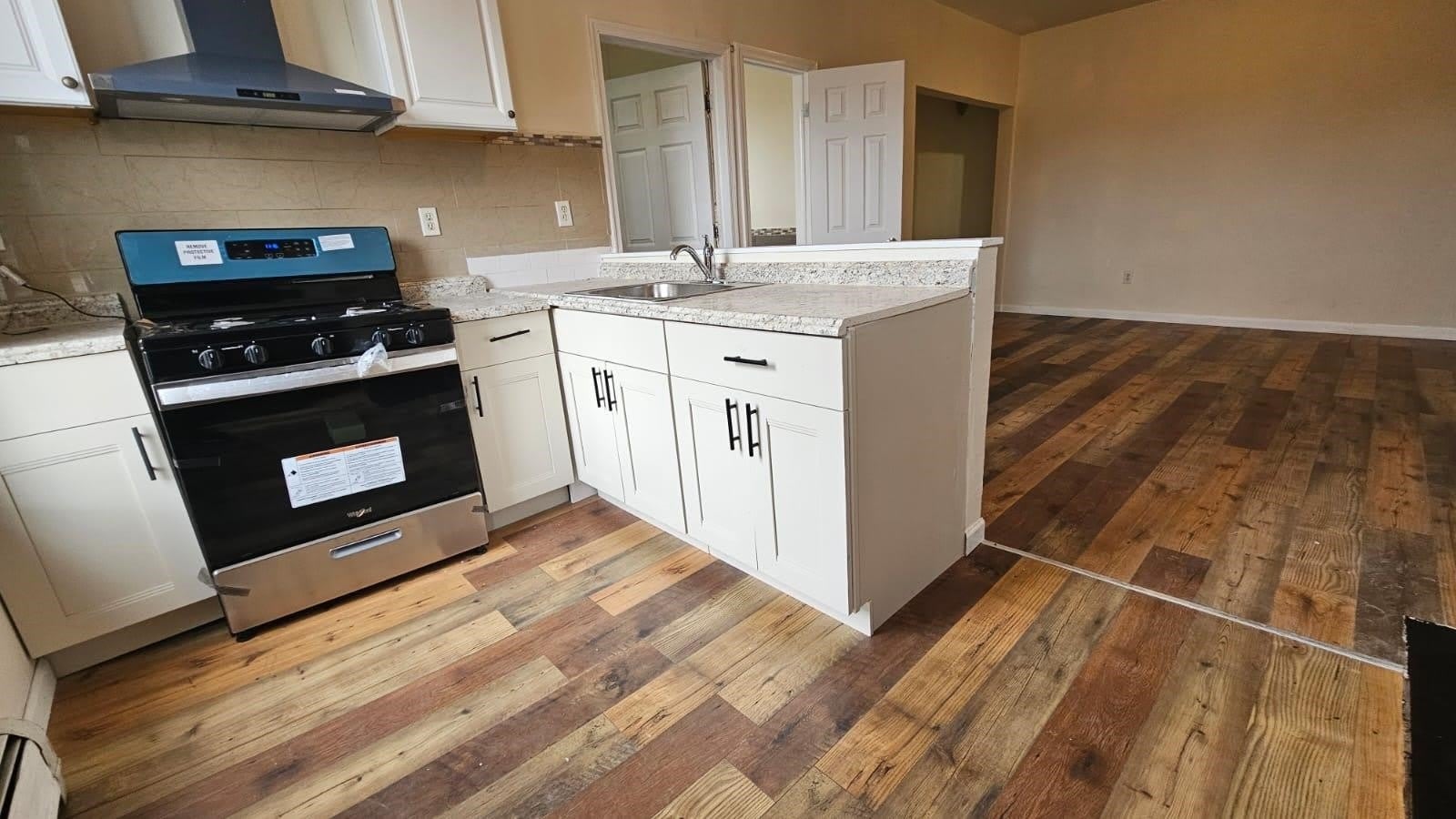 126 MONTICELLO AVE – photo 5