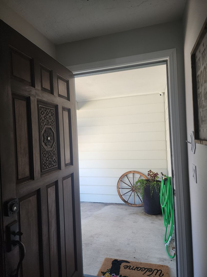 Pet Friendly, Single-Level, Attractively Updated Home in NE Newberg – photo 2