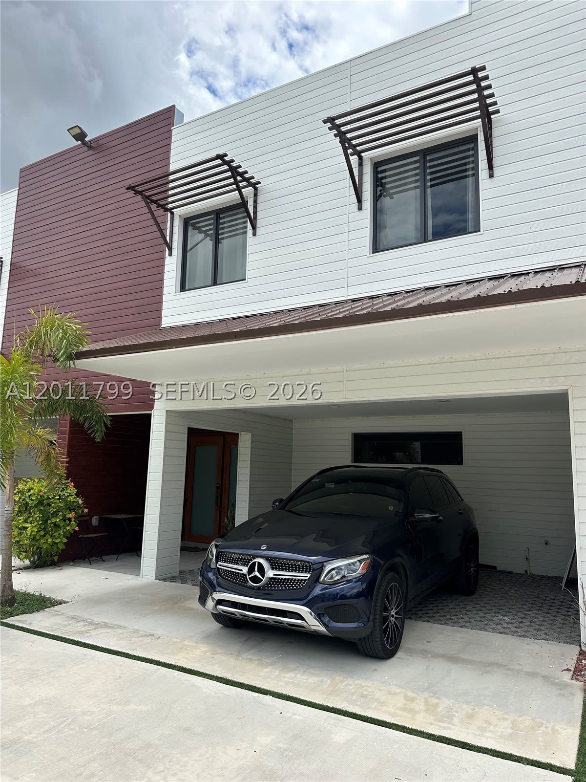 958 NW 10th St – photo 2