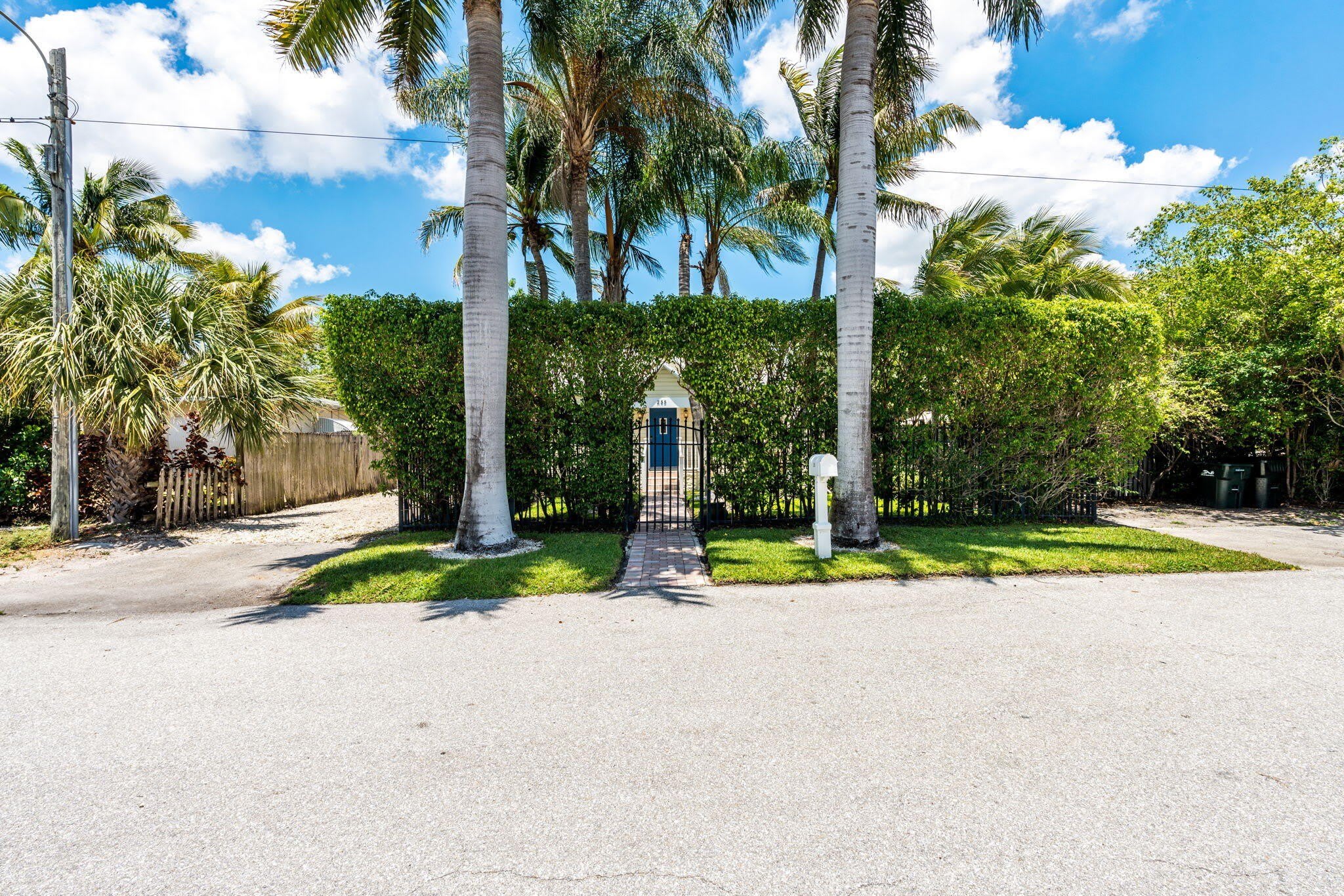 255 Ne 12Th Street – photo 4