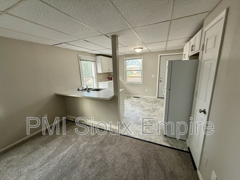 316 N Sherman ave – photo 3