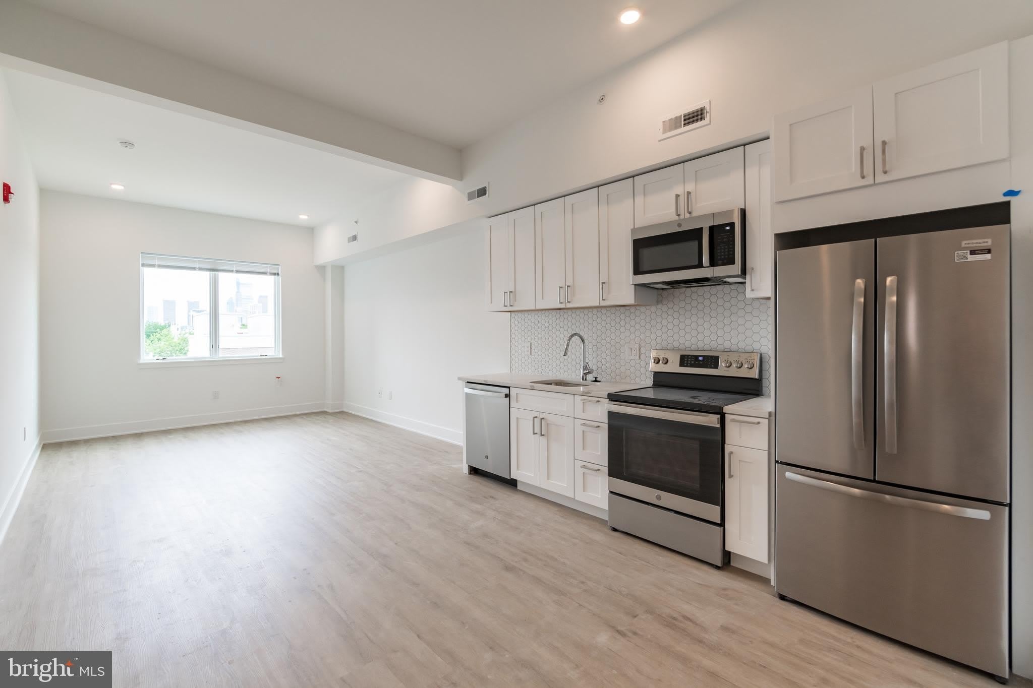 1622 Point Breeze Avenue – photo 1