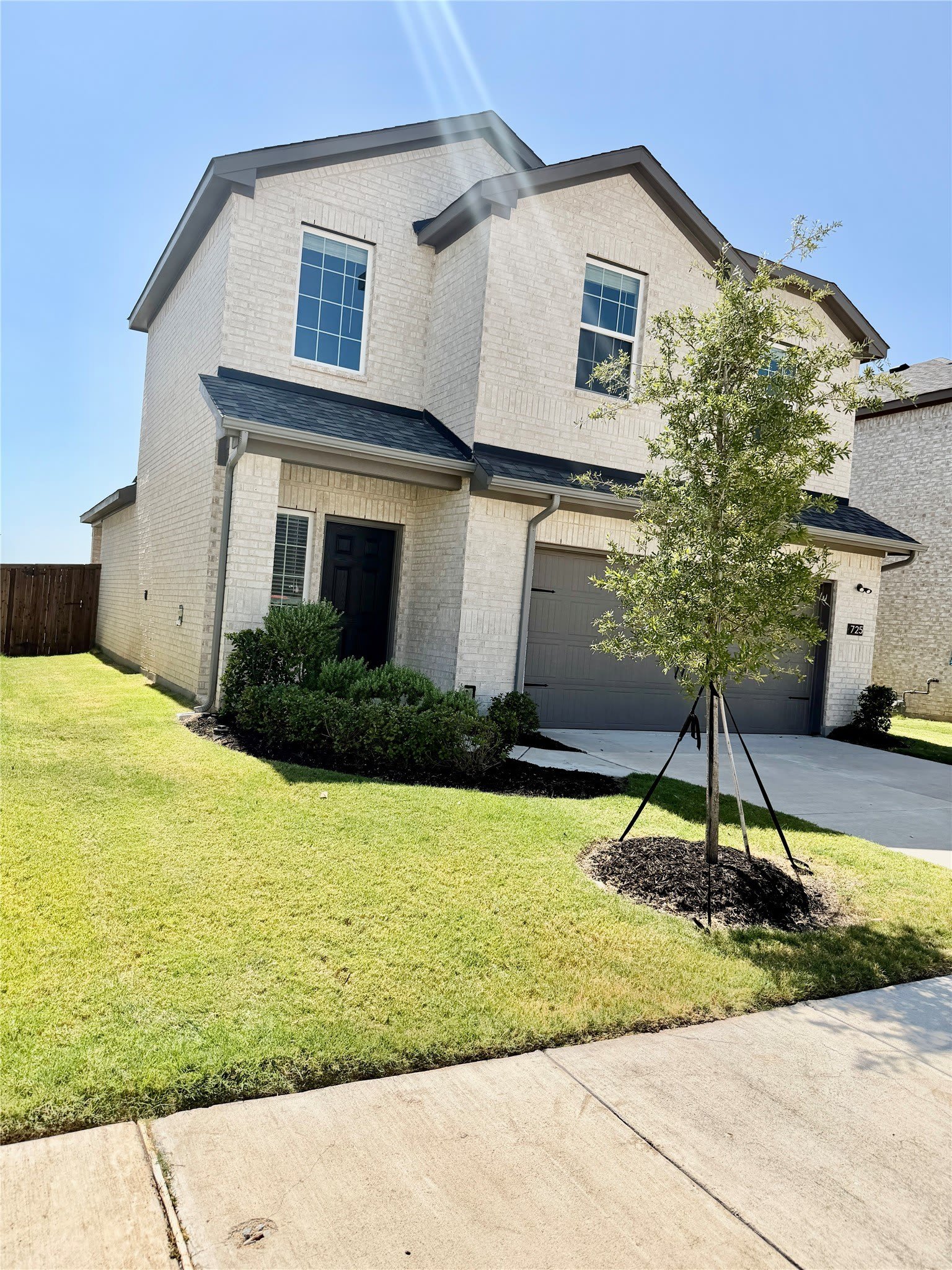 725 Santa Lucia Drive – photo 3