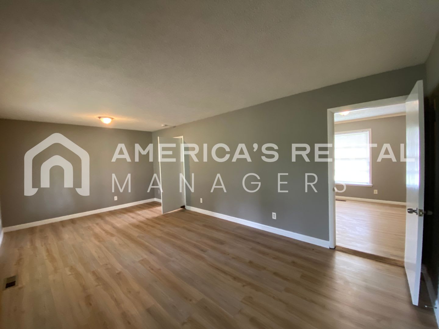 Home for Rent in Huntsville! Minutes from Downtown & Bridge Street Town Centre! AVAILABLE NOW! – photo 4