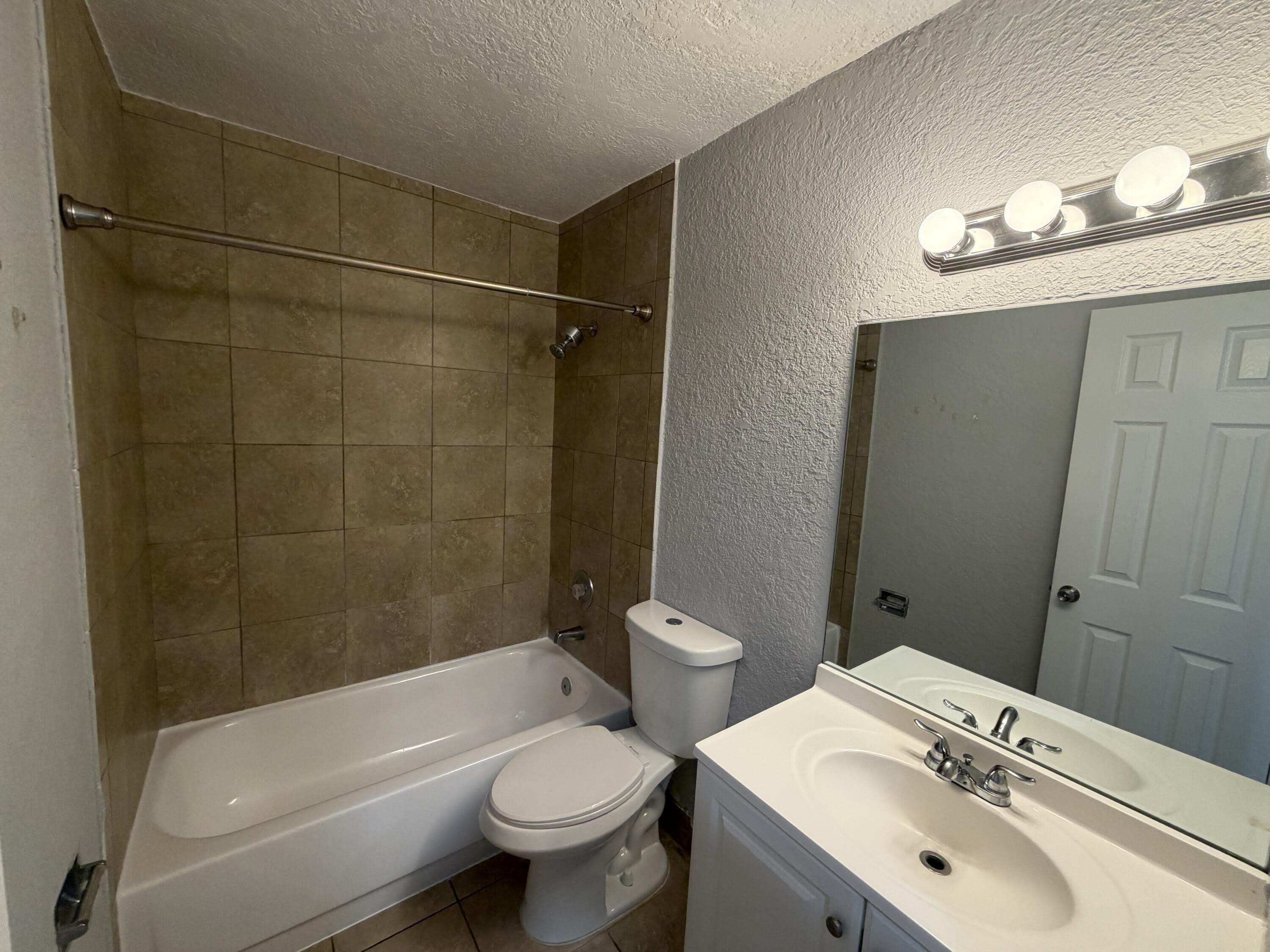 4423 TREEHOUSE Lane – photo 4