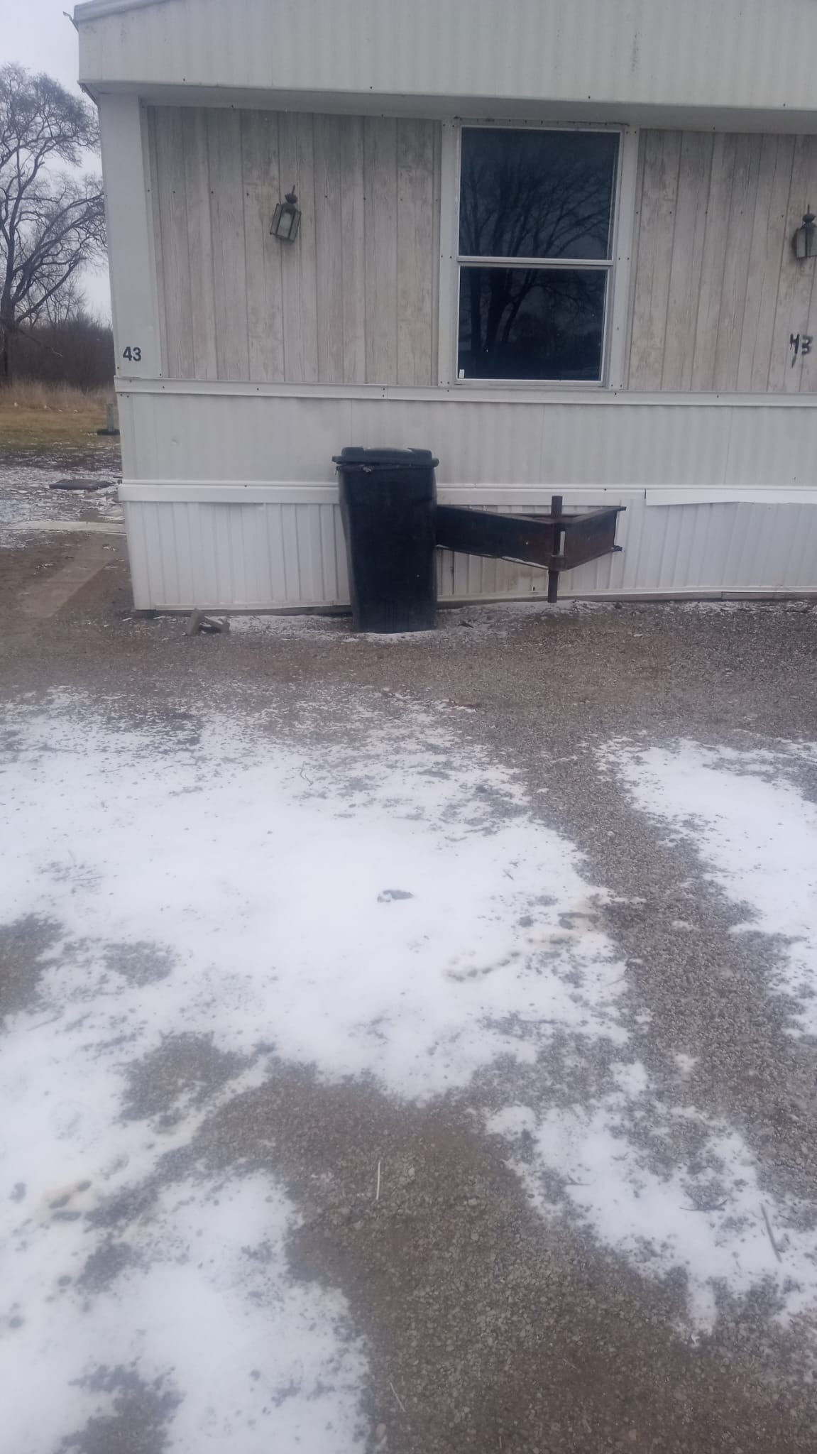 204 E Hegeler Ln – photo 2
