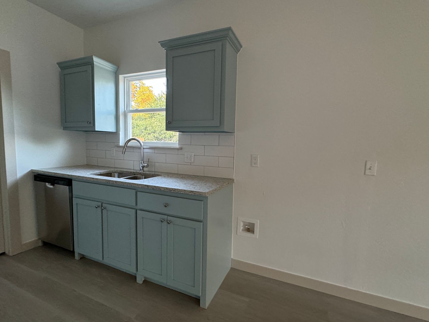 1202 W Iowa- hot new listing! – photo 4