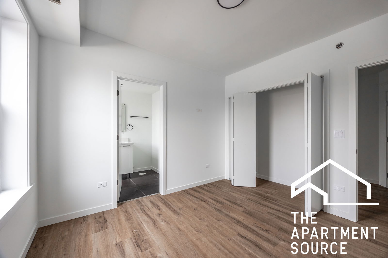 4410 North Greenview Avenue – photo 4
