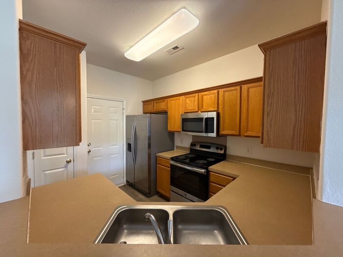 4606 Kingsland Court – photo 5
