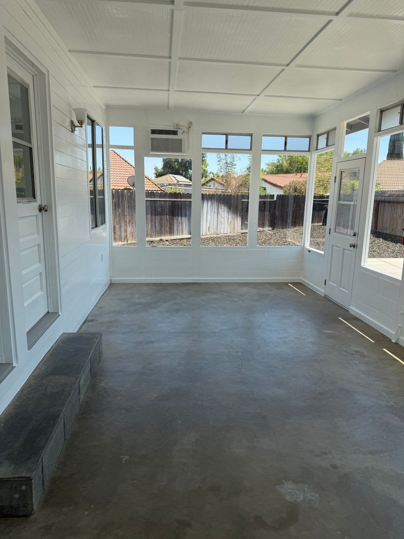 Beautifully remodeled home in a great area of town! – photo 5