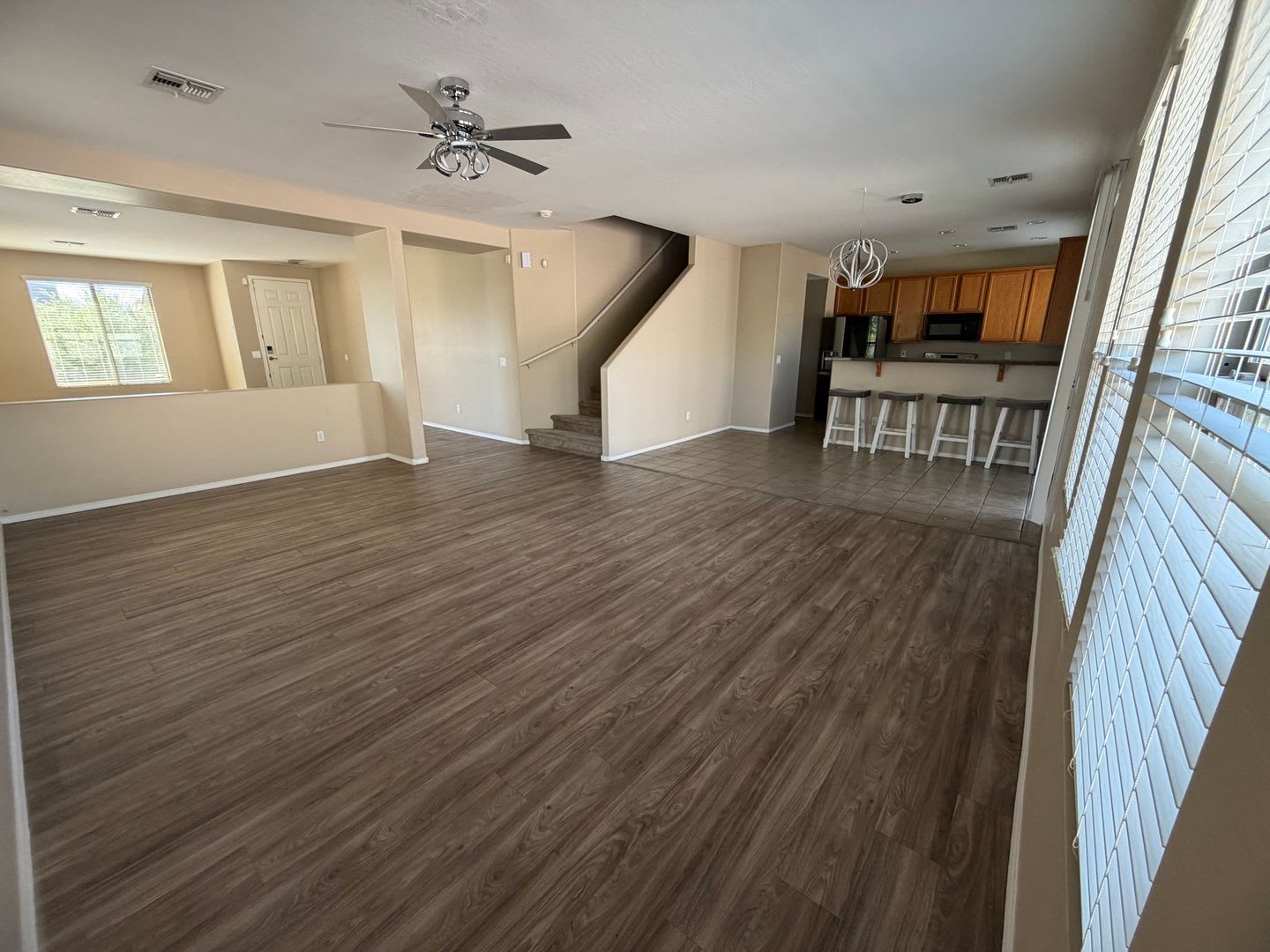 Beautiful Surprise Home with large loft and extra living room space – photo 4