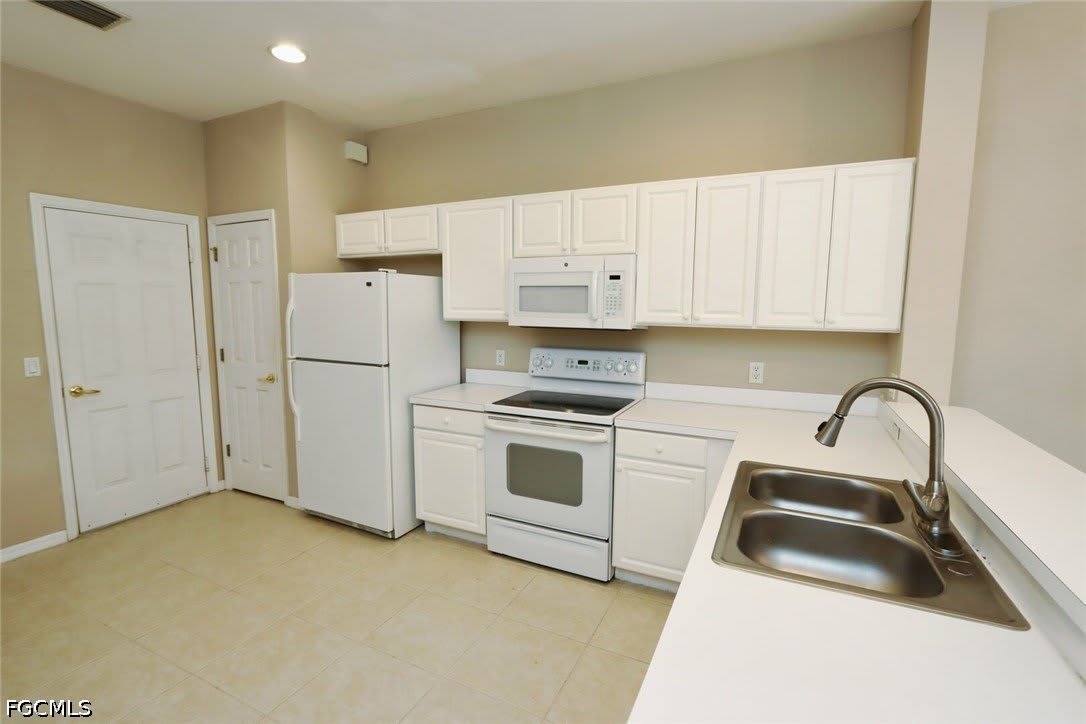 1172 Oxford Lane – photo 4