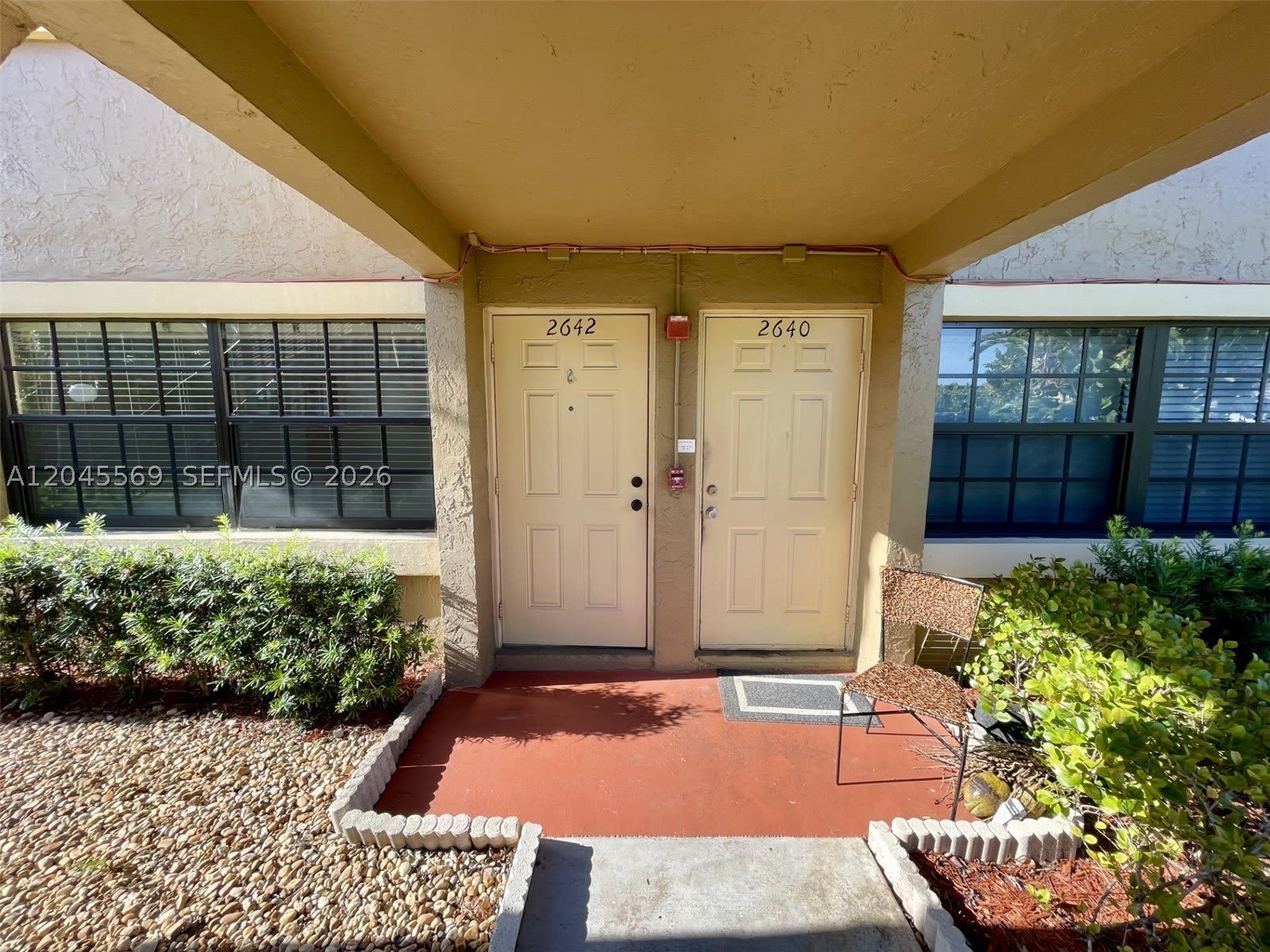 2642 Riverside Dr – photo 2