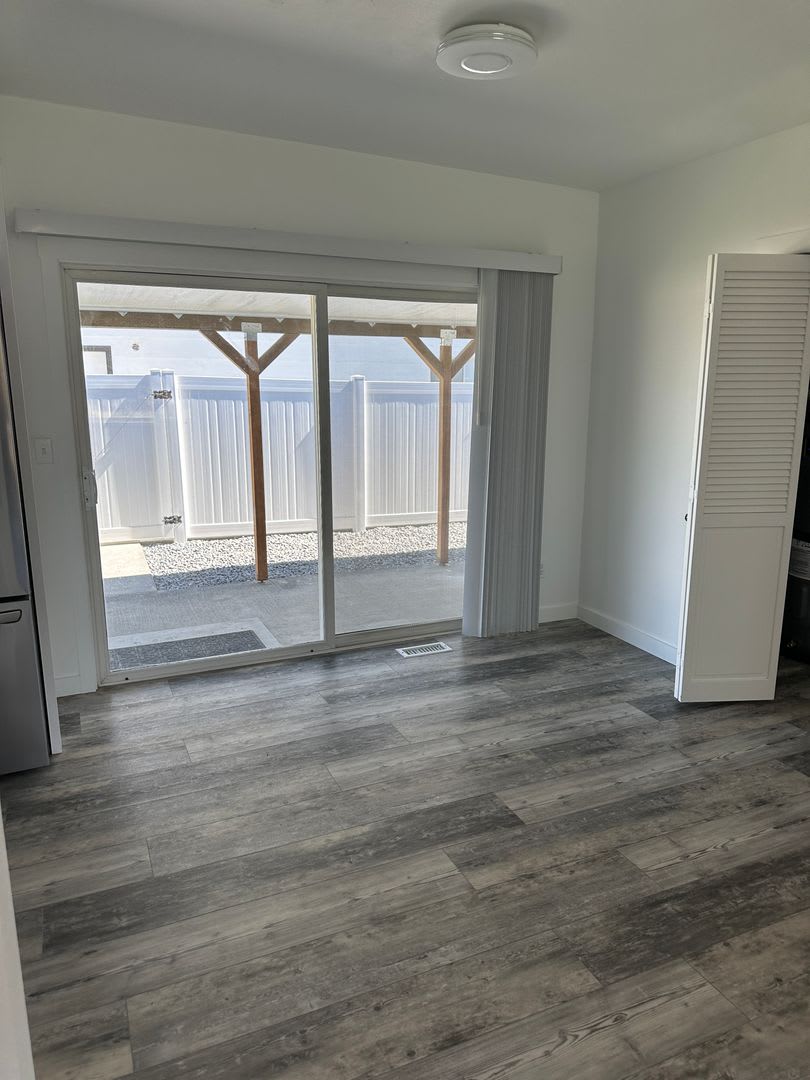 Completely Remodeled 4 Bedroom 2 Bath Home for Rent W/ 30x30 Shop!! – photo 5