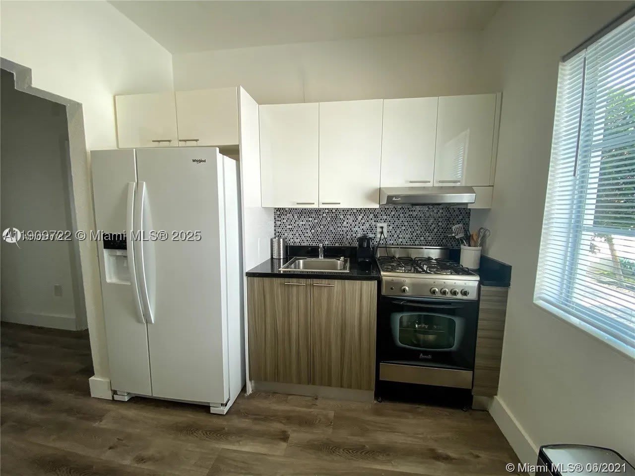 8415 Harding Ave – photo 4