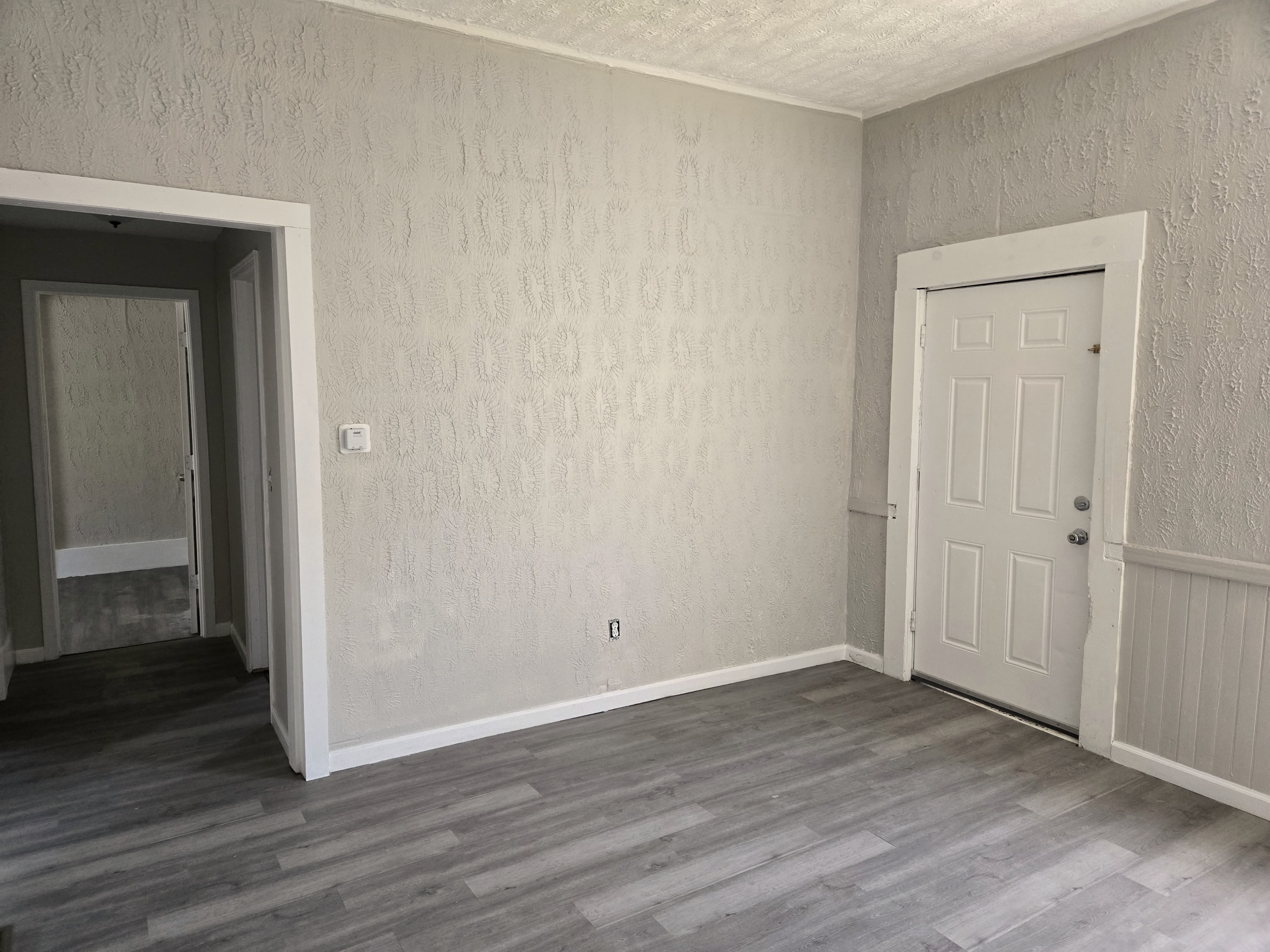 3912 Archwood Avenue – photo 4
