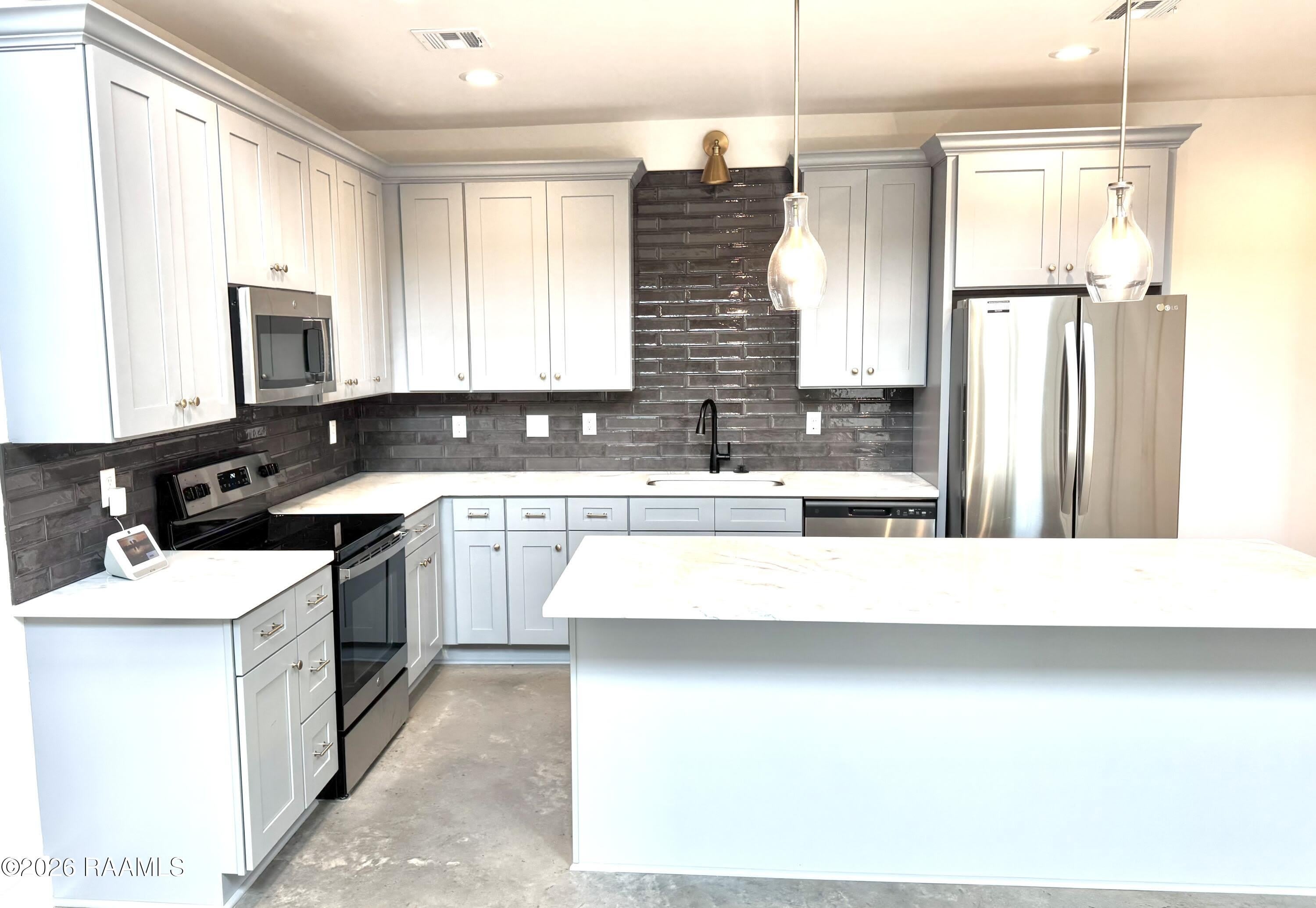 512 Highland Oaks Lane – photo 3