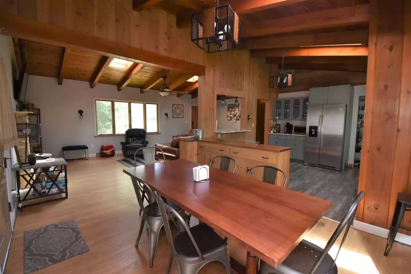 Hoosier Daddy This Fully Furnished Turn Key 6Bd 2Ba House – photo 5