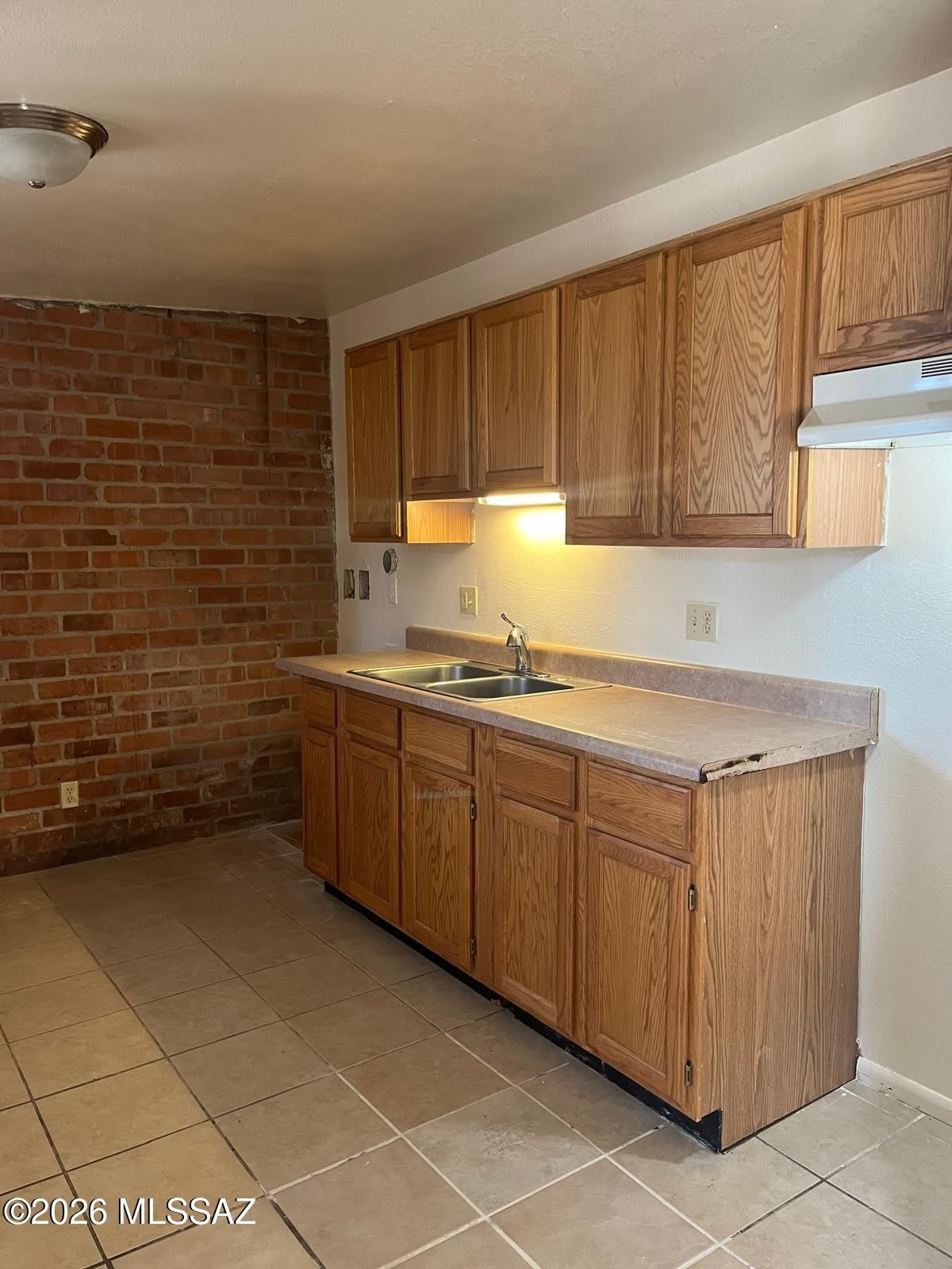 411 E Delano Street – photo 3