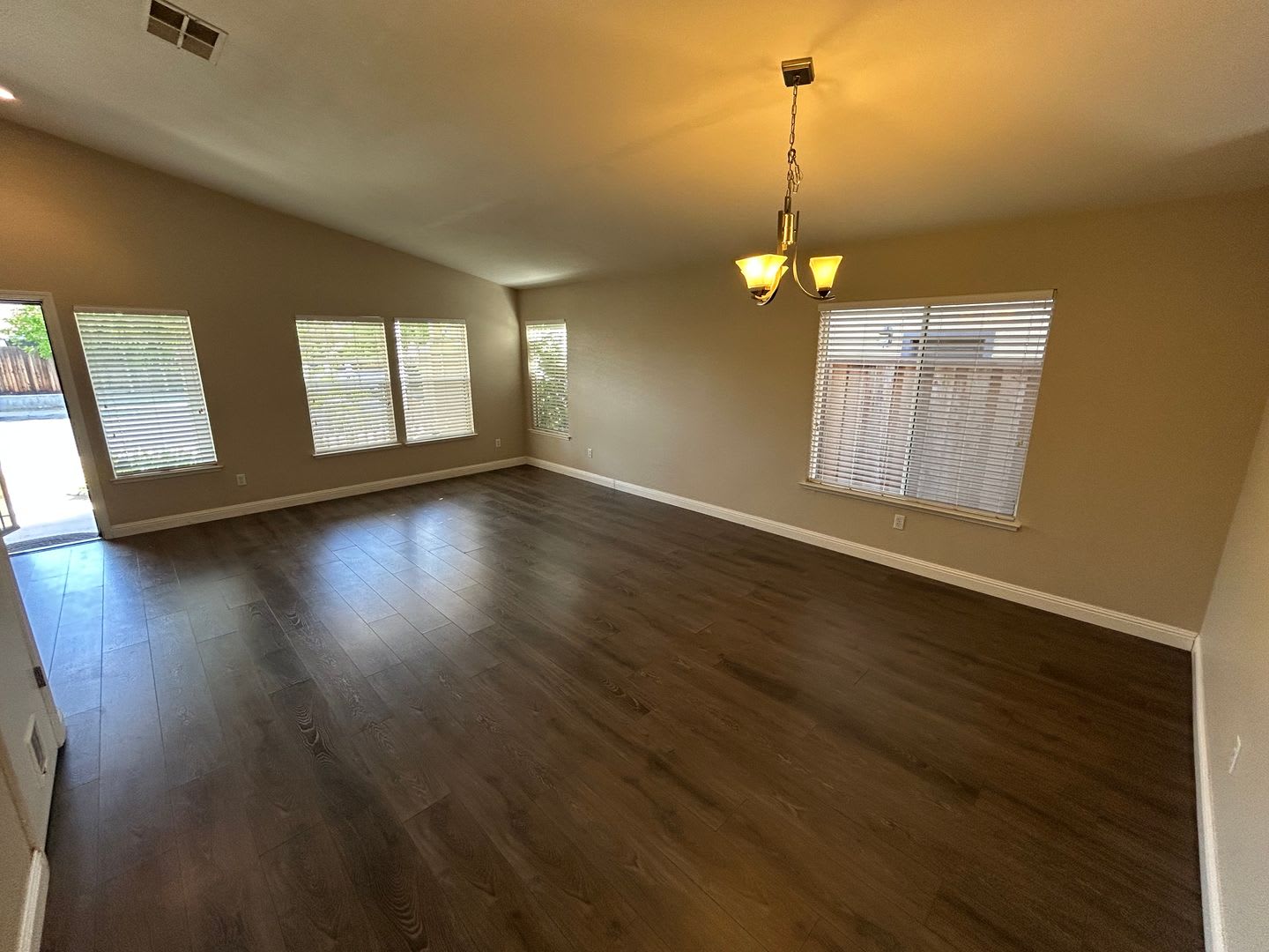 Beautiful Single Story 3 Bedroom, 2 Bath Antioch Home – photo 4