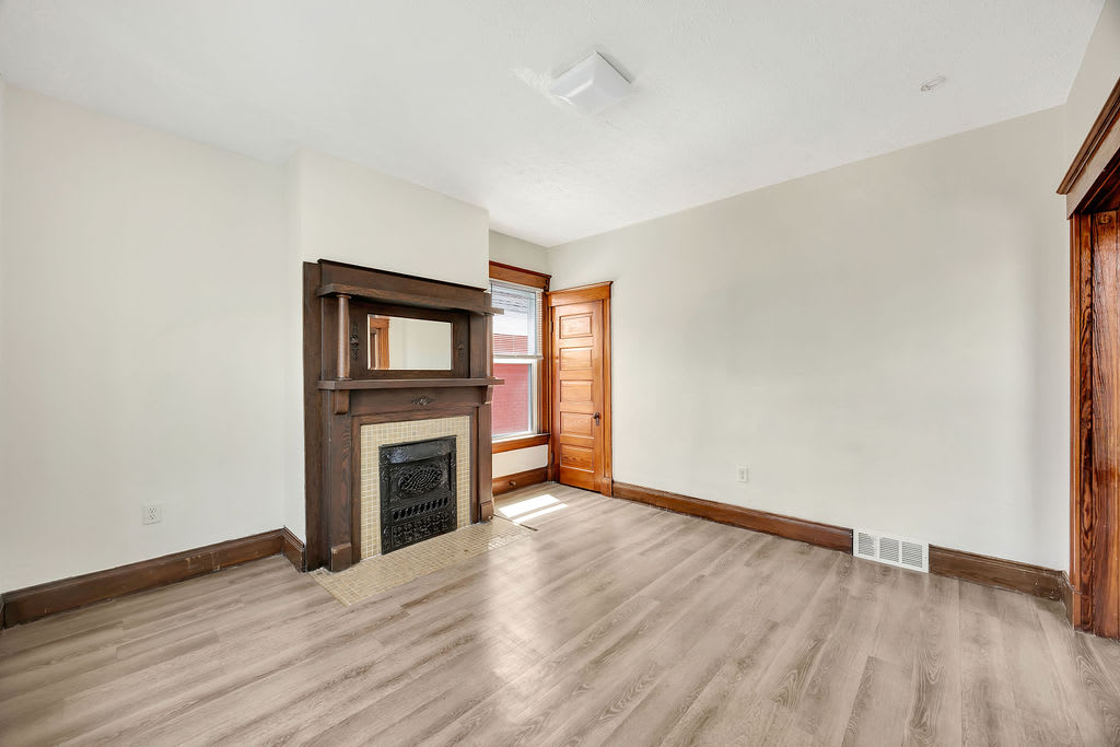 2421 Kenilworth Avenue 2 – photo 2