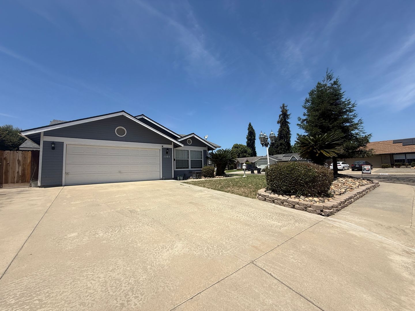 Just Reduced 3 Bedroom 2 Bath Home In Visalia Ca – photo 1