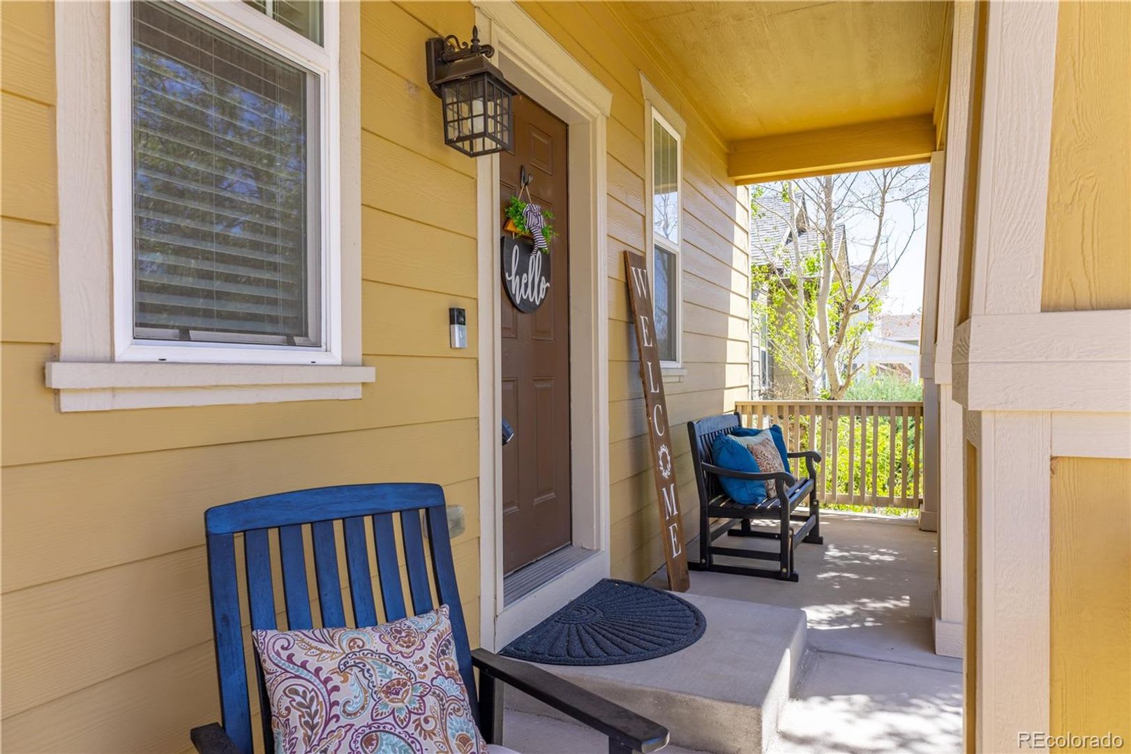 **RENT SPECIAL DISCOUNT OFFERED** Charming 3 bedroom, 3 bathroom home in The Meadows!!! – photo 4