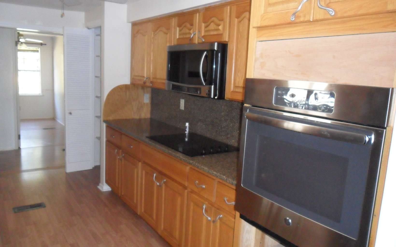 222 NW JESSUP COURT – photo 4