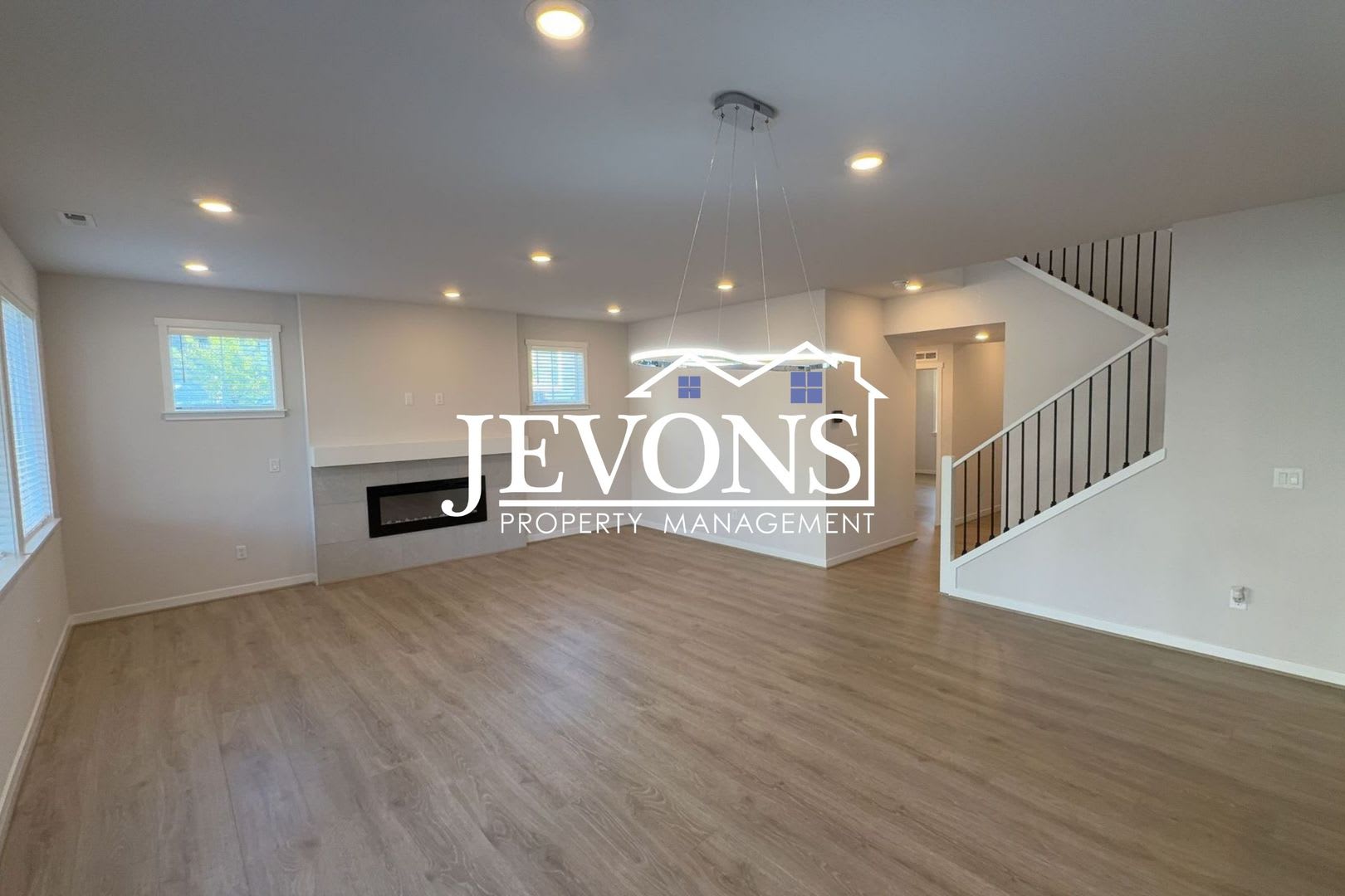 Newly Built 5BR/3BA Home in Issaquah with 2-Car Garage & W/D Included – photo 3