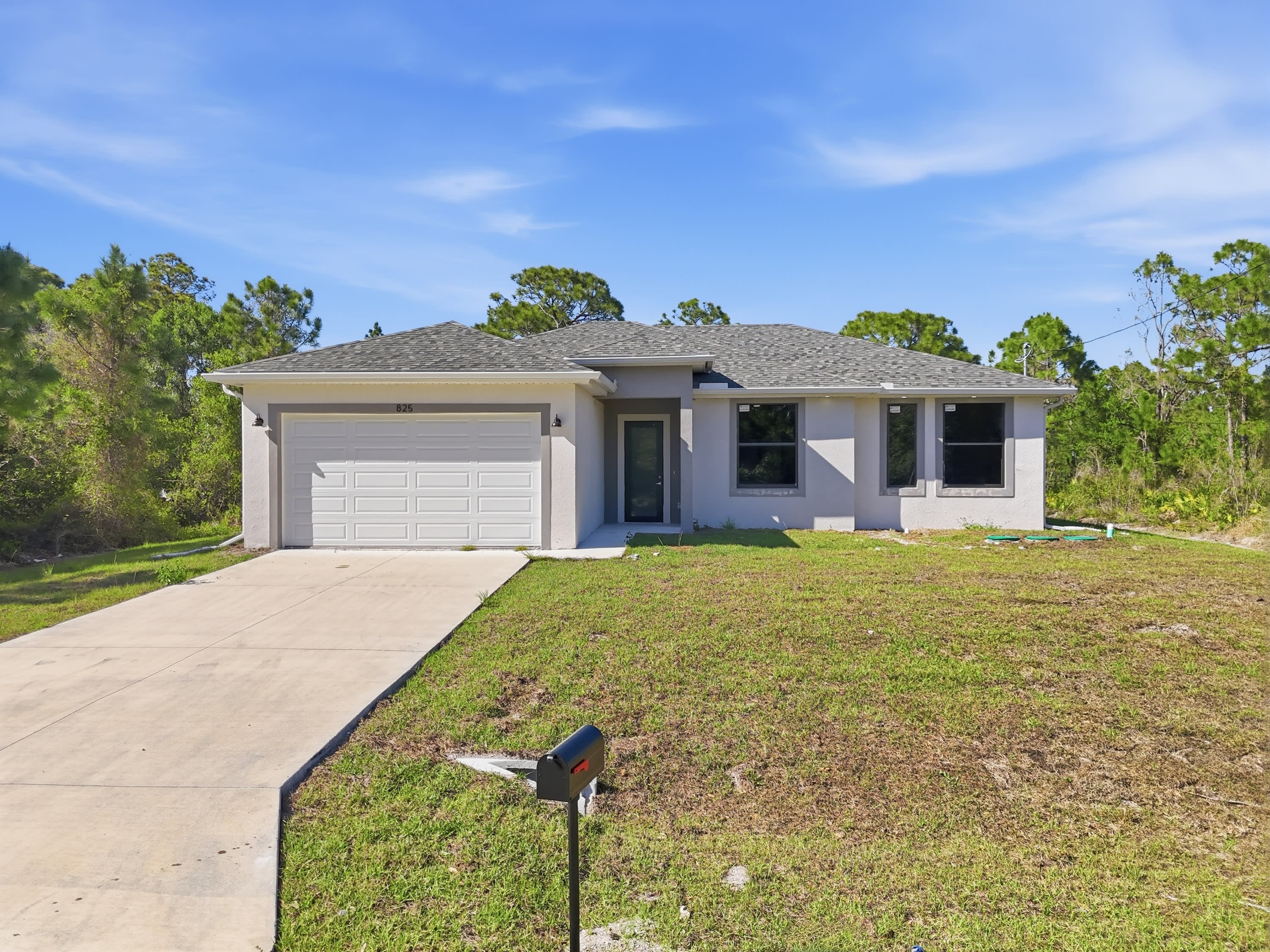 825 Carbon Street East – photo 3
