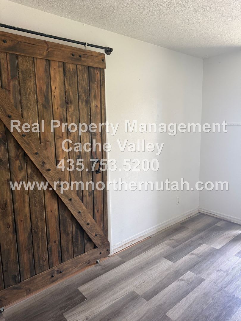 Great House Available in Hyrum! Minutes from JBS and Hyrum Dam! – photo 3