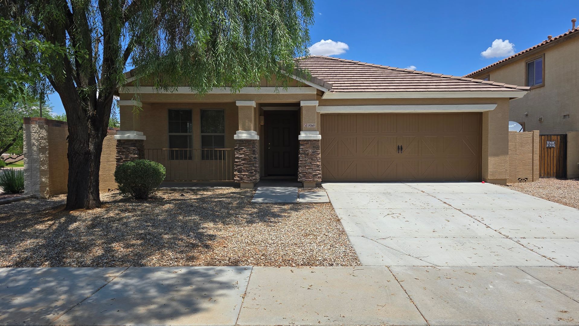 Excellent Corner Lot Home! Mostly tile flooring! – photo 1
