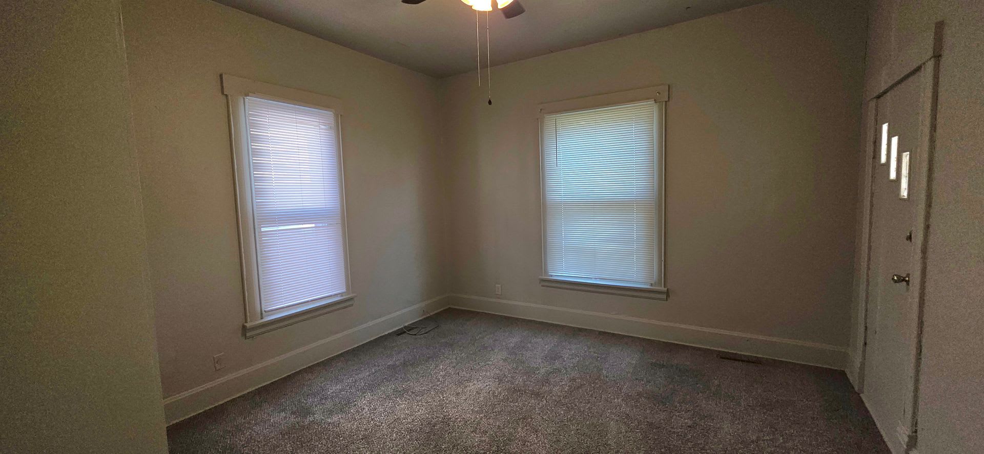 Charming Bungalow 3 Bedroom 1 Bath $895 – photo 4