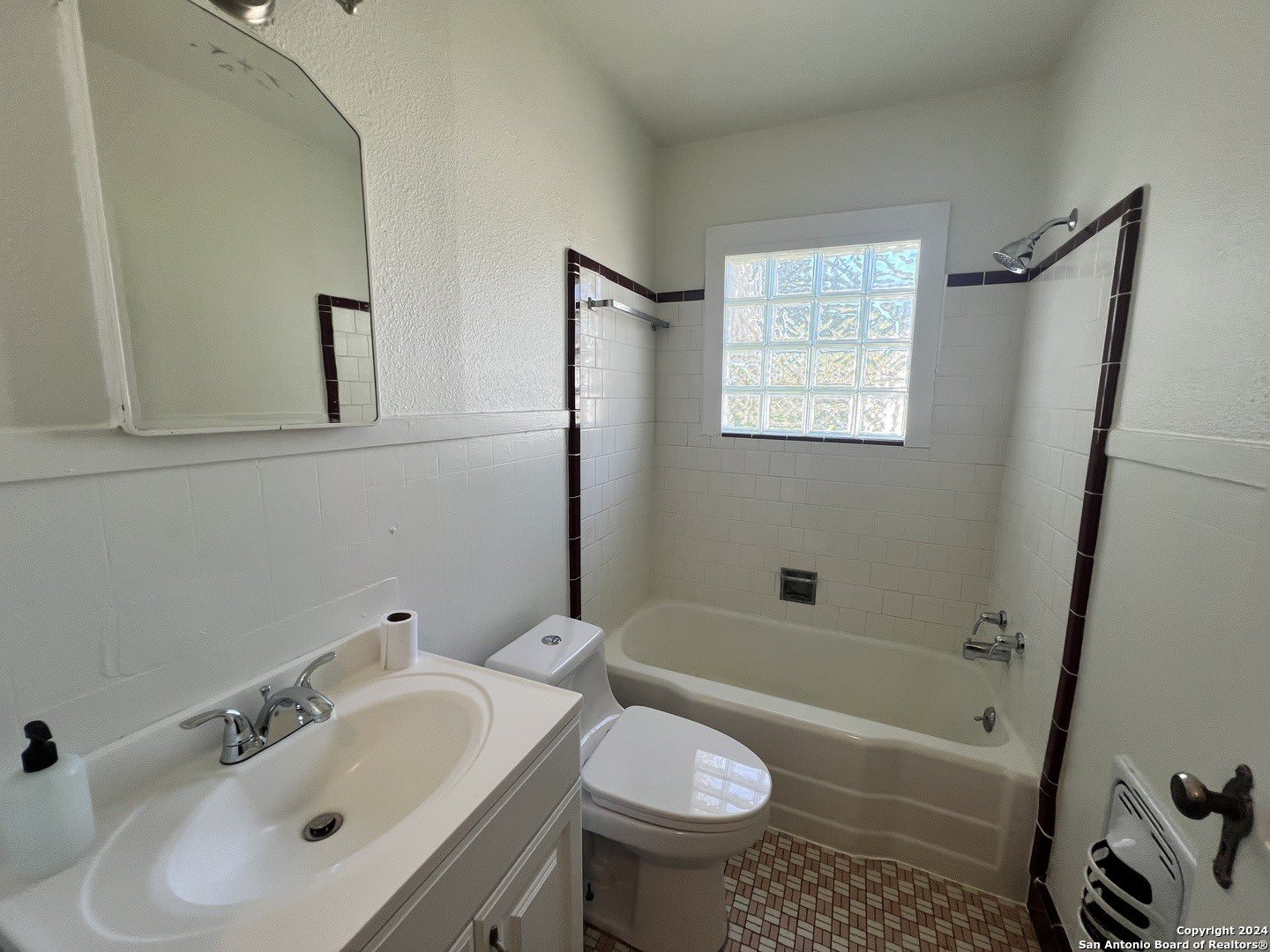 925 DONALDSON AVE – photo 5