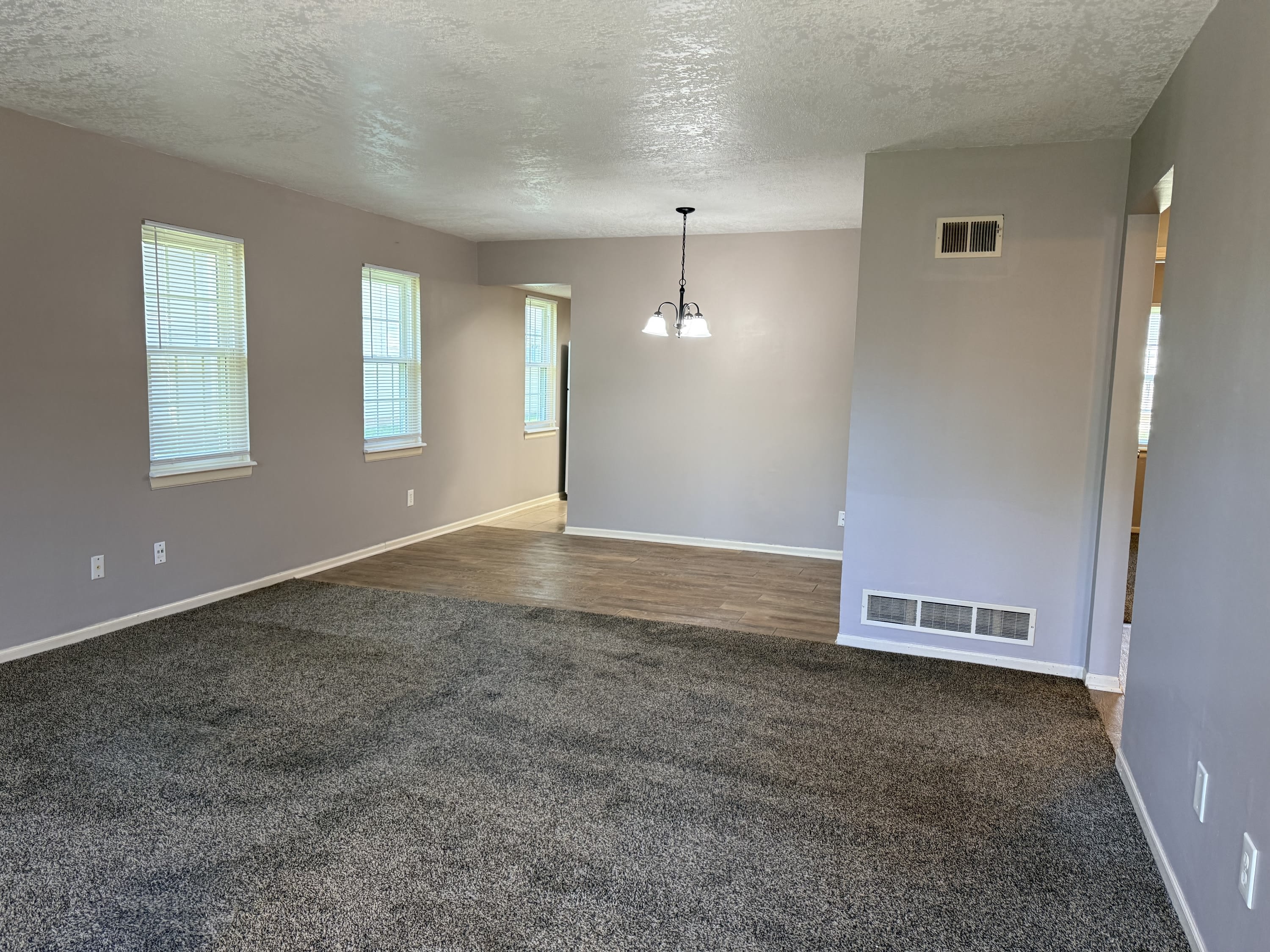 10009 Northwest Jones Drive – photo 4